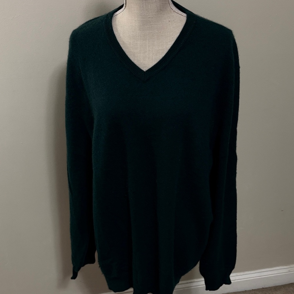 Club Room Men's‎ Cashmere V-Neck Sweater in Deep Green